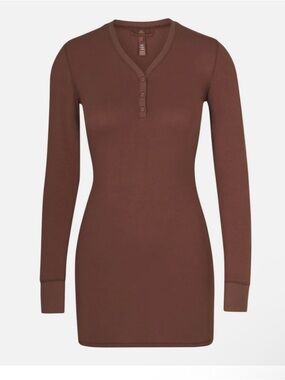 Skims brown soft buttery long sleeve Henley sleep dress size M